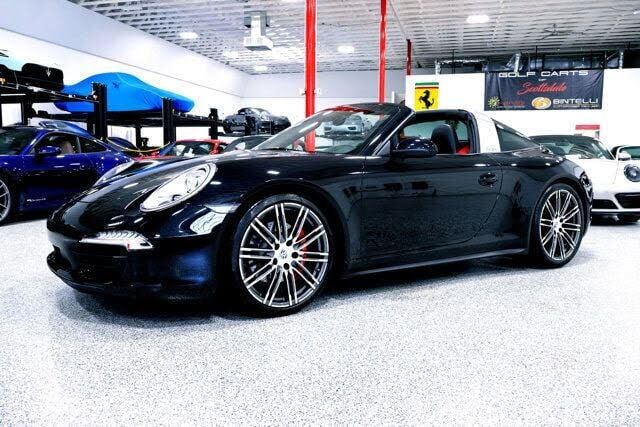 2015 PORSCHE 911