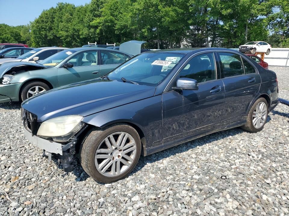 2011 MERCEDES-BENZ C-Class