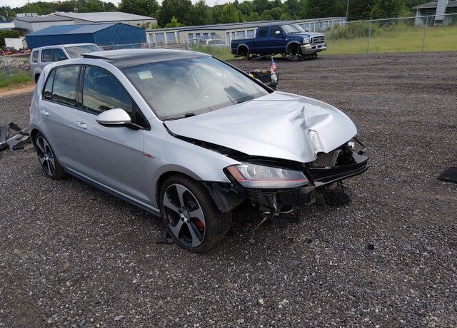 2016 VOLKSWAGEN Golf GTI