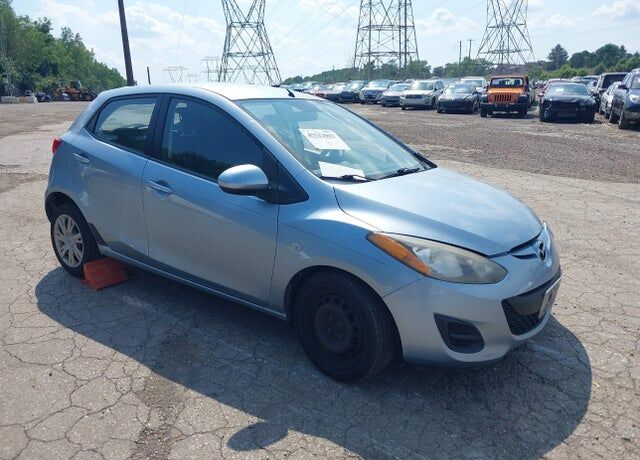 2013 MAZDA Mazda2