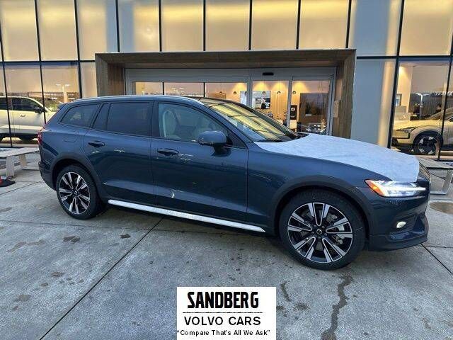 2026 VOLVO V60CC