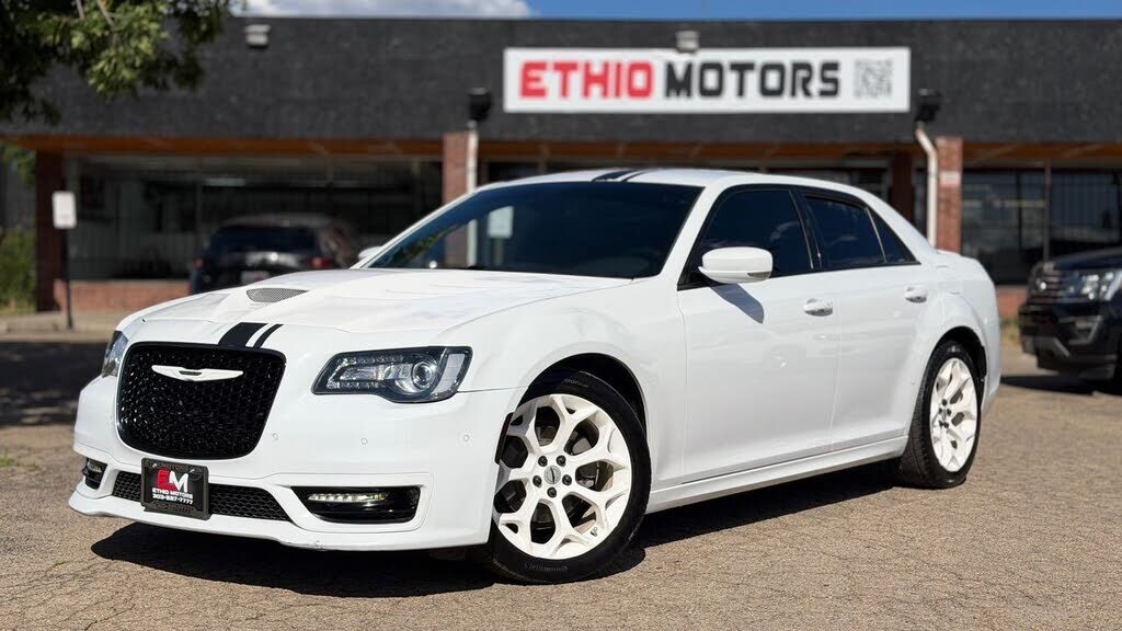 2017 CHRYSLER 300