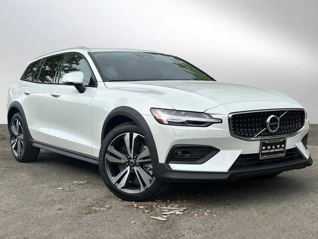 2026 VOLVO V60CC