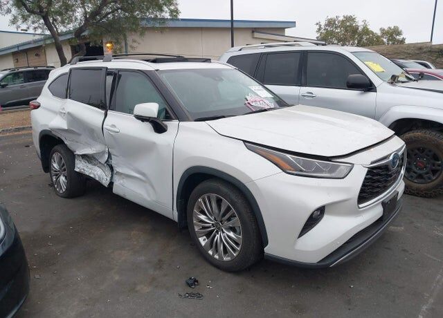 2023 TOYOTA Highlander