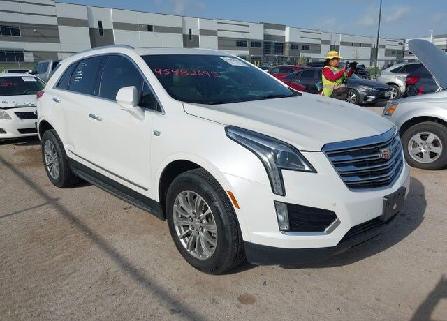 2017 CADILLAC XT5