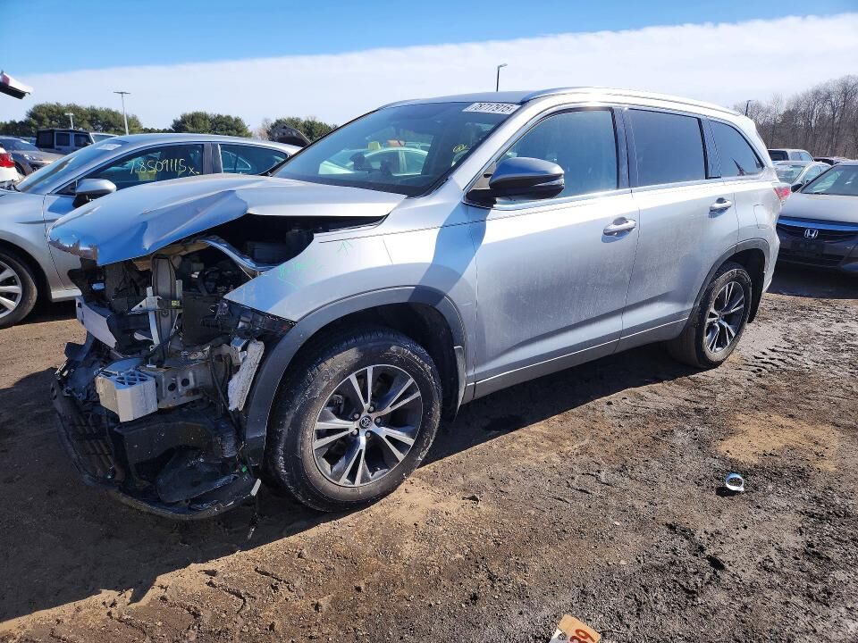 2016 TOYOTA Highlander