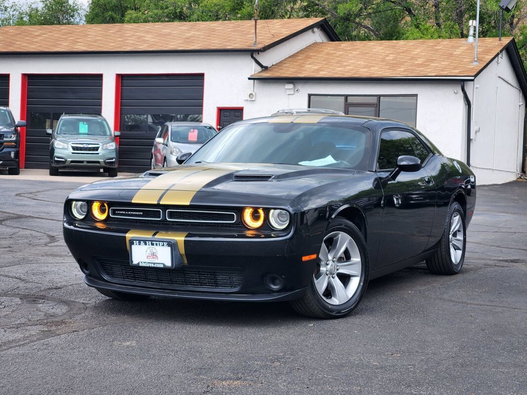 2017 DODGE Challenger
