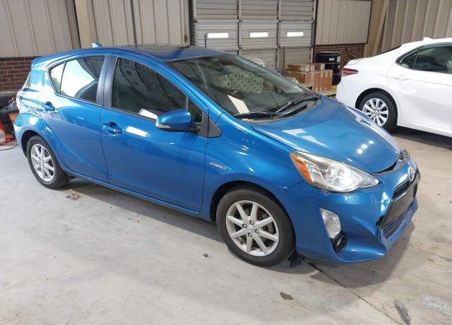 2016 TOYOTA Prius