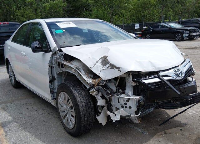 2013 TOYOTA Camry