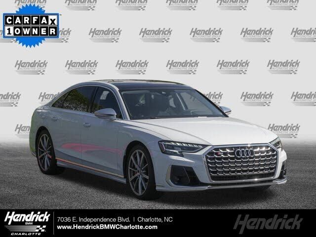 2022 AUDI S8