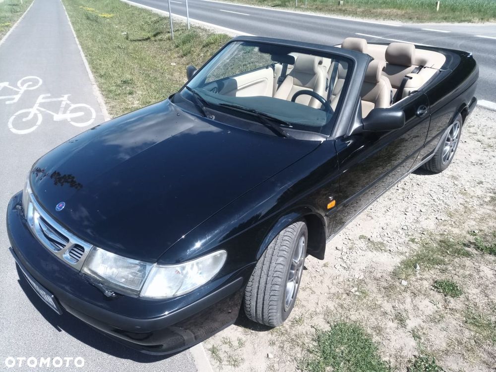 Saab 900
