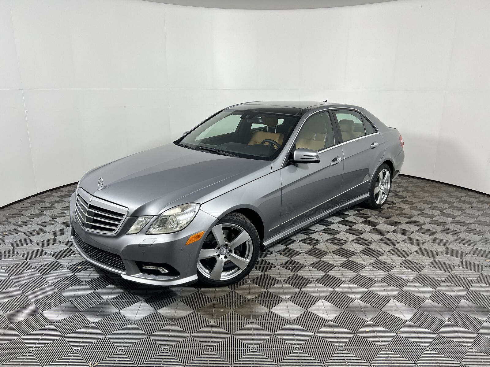 2010 MERCEDES-BENZ E-Class
