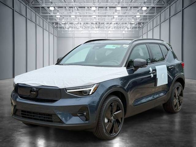 2026 VOLVO EX40