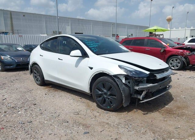 2024 TESLA Model Y