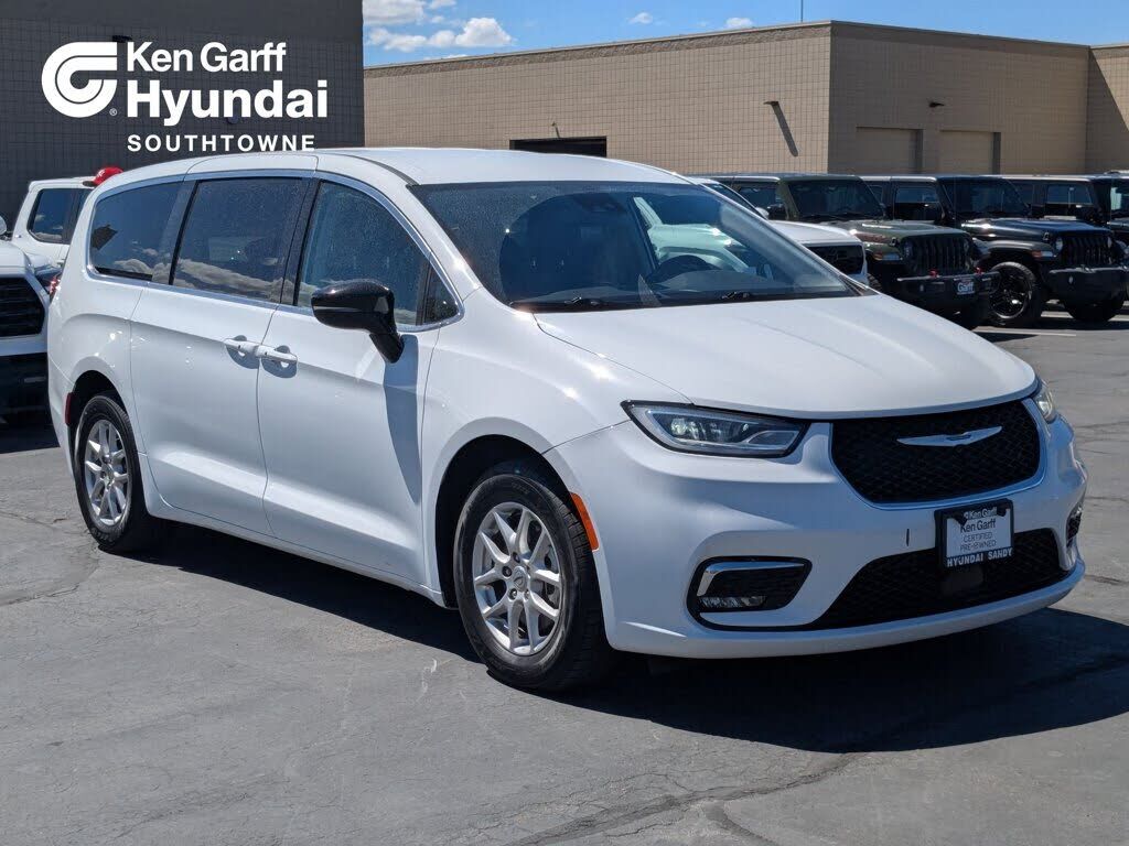 2024 CHRYSLER Pacifica
