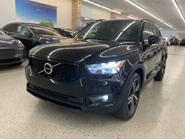 2020 VOLVO XC40