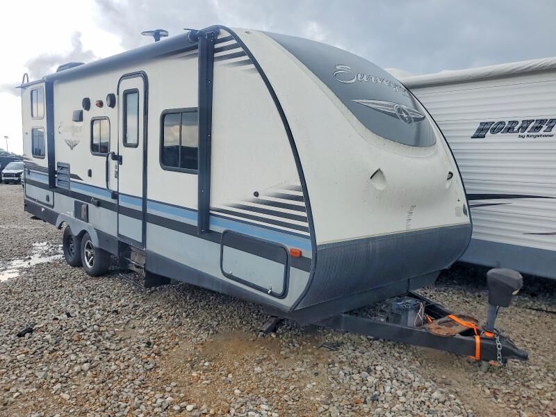 2018 FOREST RIVER Surveyor