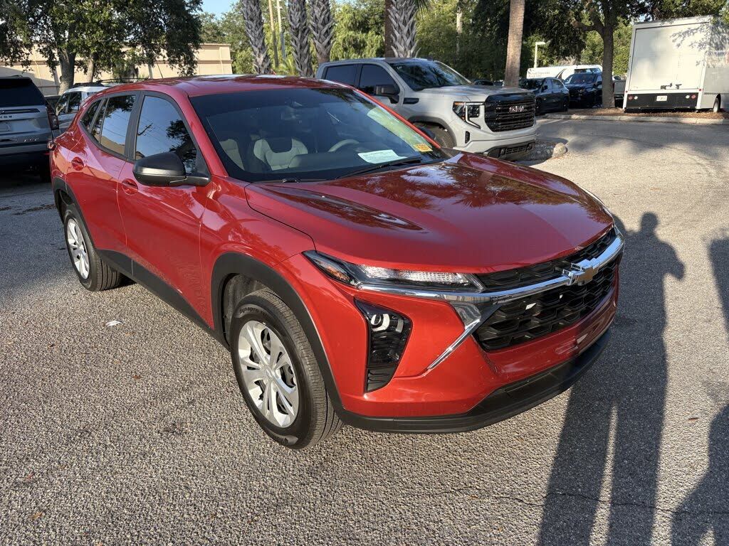2024 CHEVROLET Trax