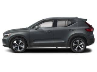 2024 VOLVO XC40