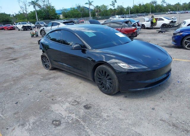 2025 TESLA Model 3