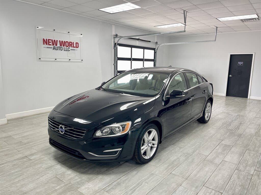 2015 VOLVO S60
