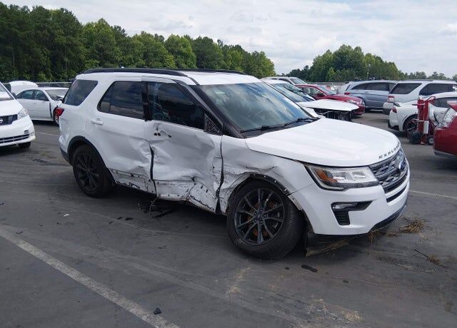 2018 FORD Explorer