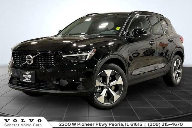 2026 VOLVO XC40
