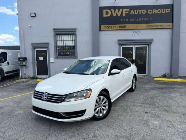 2012 VOLKSWAGEN Passat