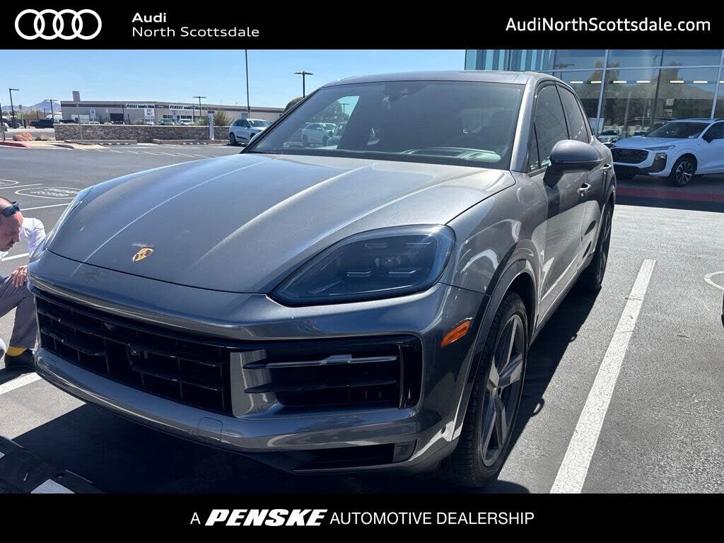 2024 PORSCHE Cayenne