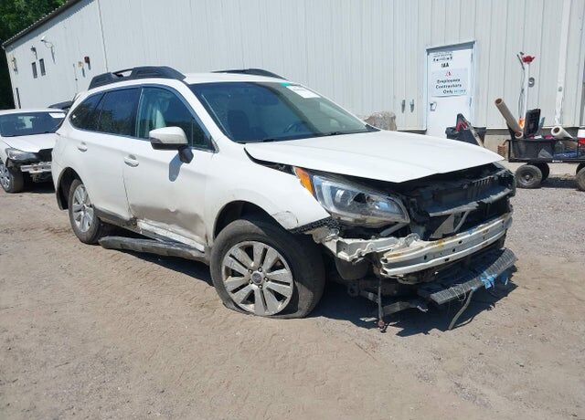 2015 SUBARU Outback