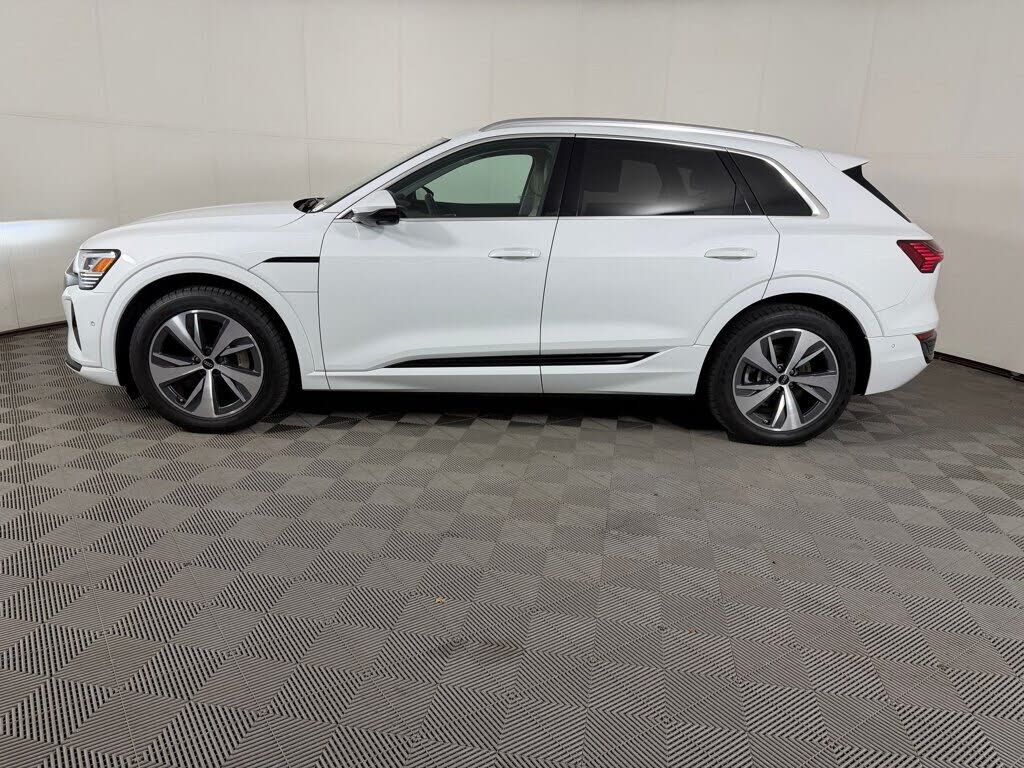 2024 Audi Q8