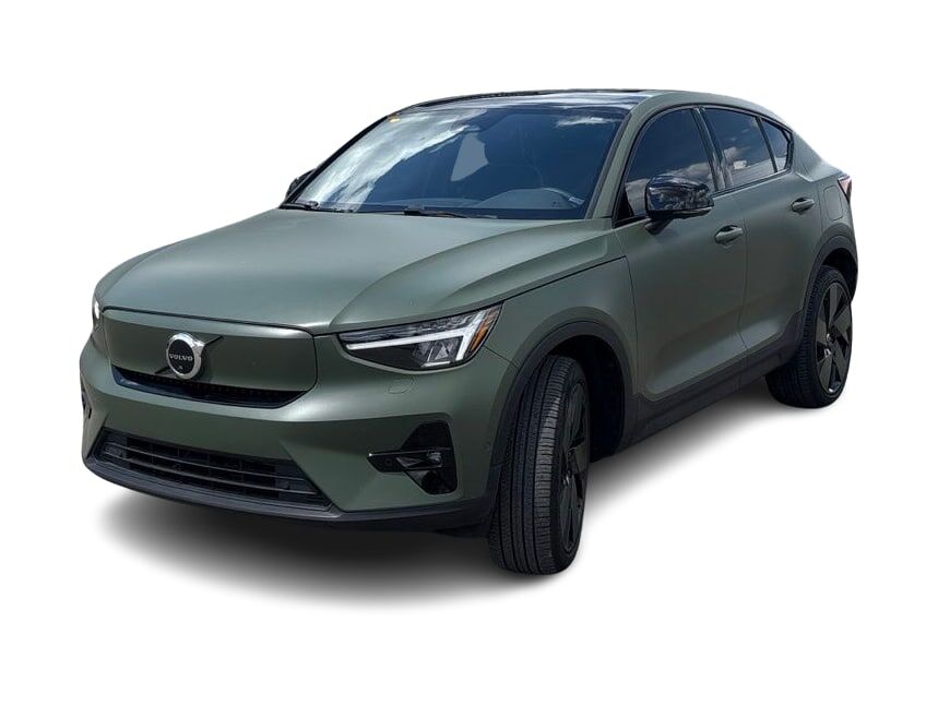 2023 VOLVO C40
