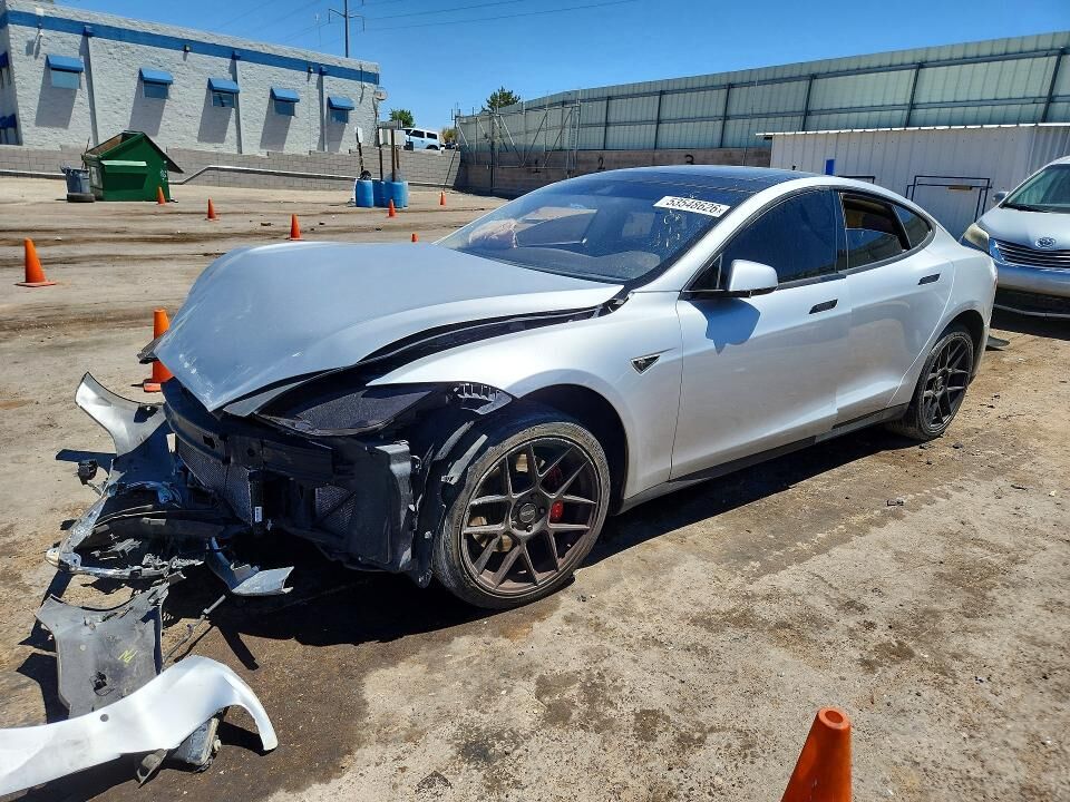 2015 TESLA Model S