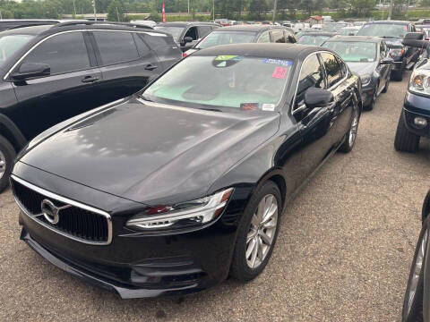 2017 VOLVO S90