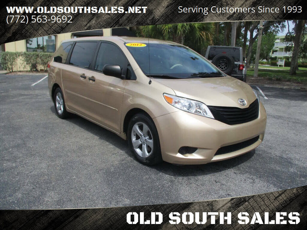 2012 TOYOTA Sienna