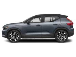 2021 VOLVO XC40