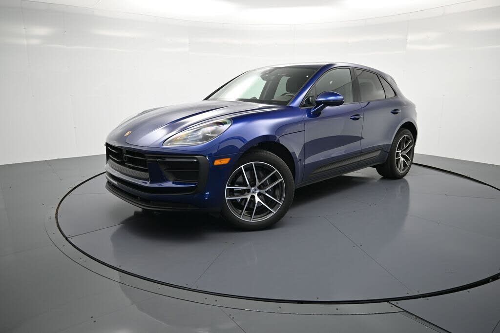 2023 PORSCHE Macan