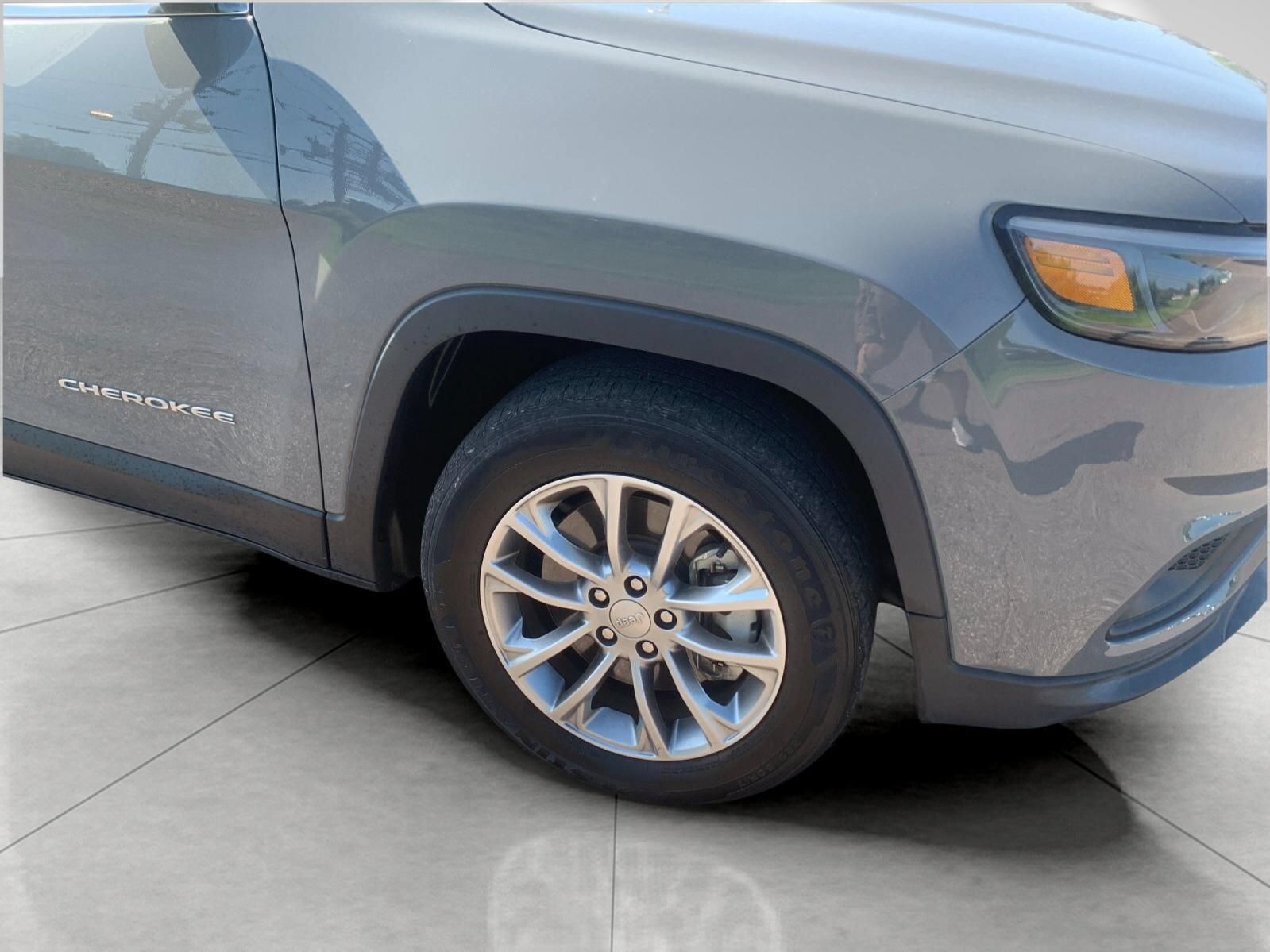 2022 JEEP Cherokee