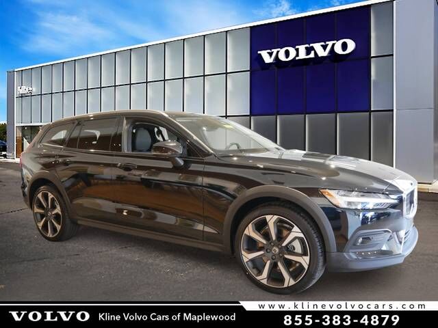 2026 VOLVO V60CC