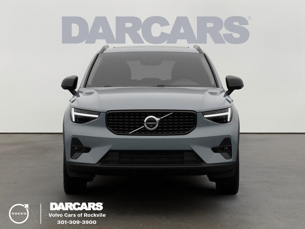 2026 VOLVO XC40