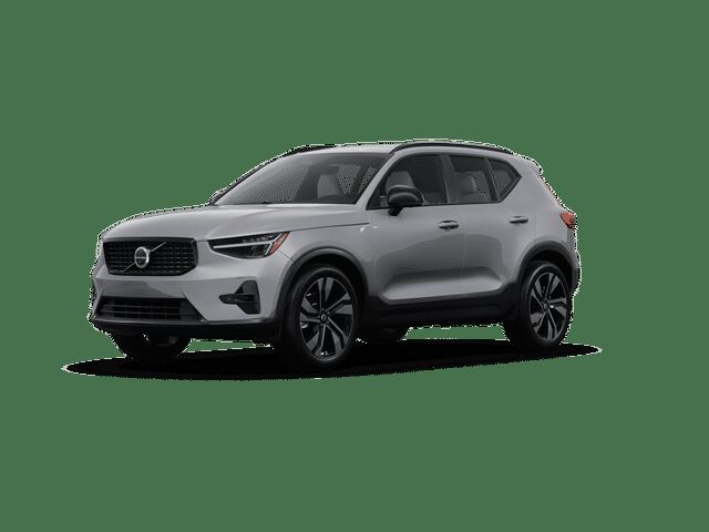 2025 VOLVO XC40