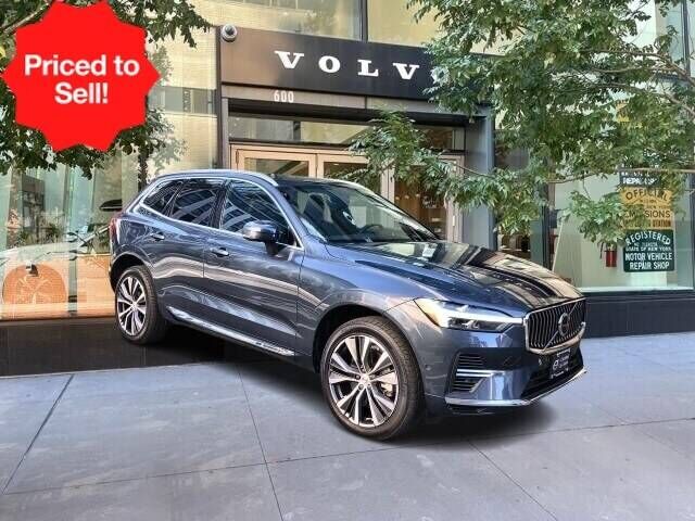 2022 VOLVO XC60