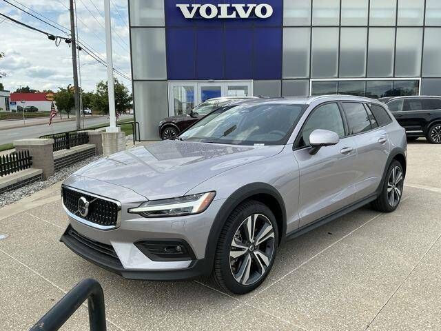 2026 VOLVO V60CC