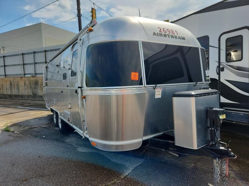 2019 AIRSTREAM Flying Cloud