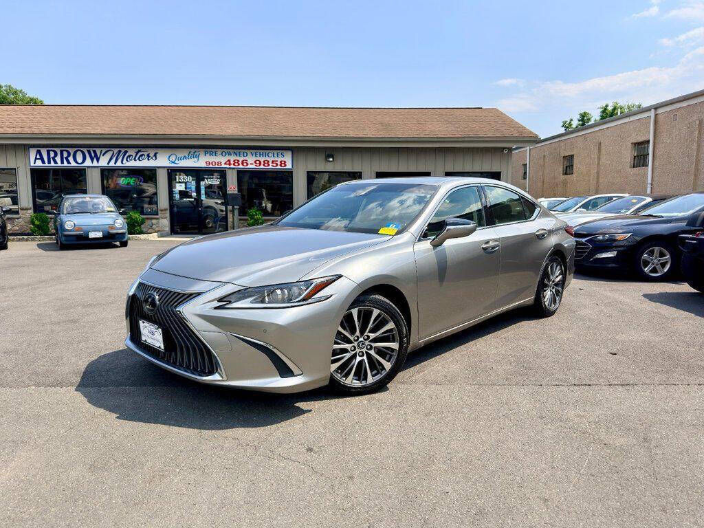 2019 LEXUS ES