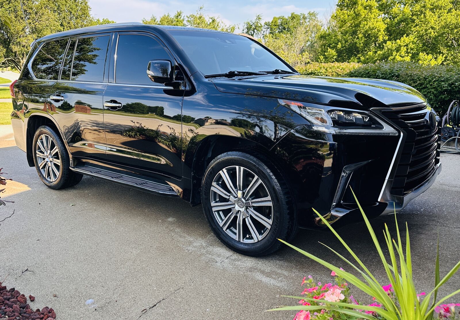2017 LEXUS LX
