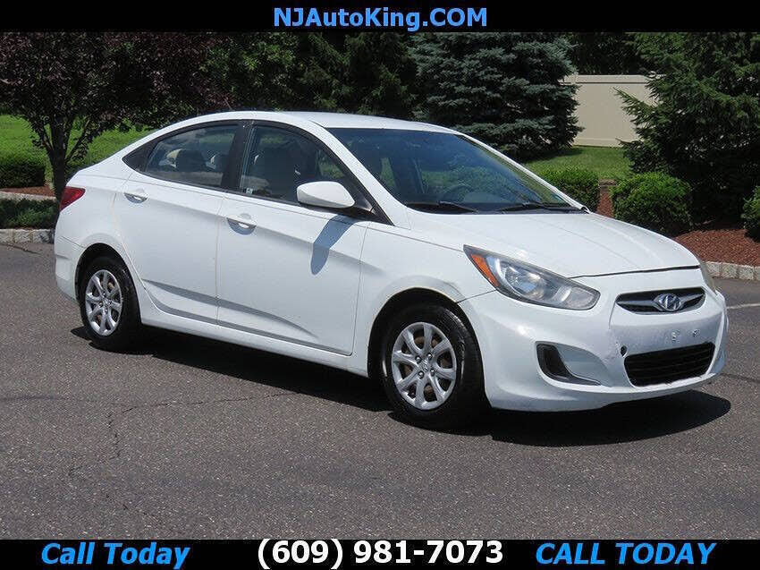 2012 HYUNDAI Accent