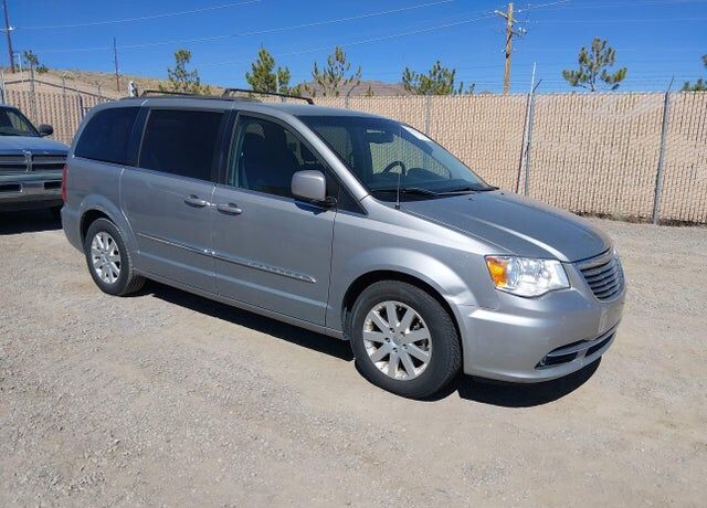 2015 CHRYSLER Town and Country