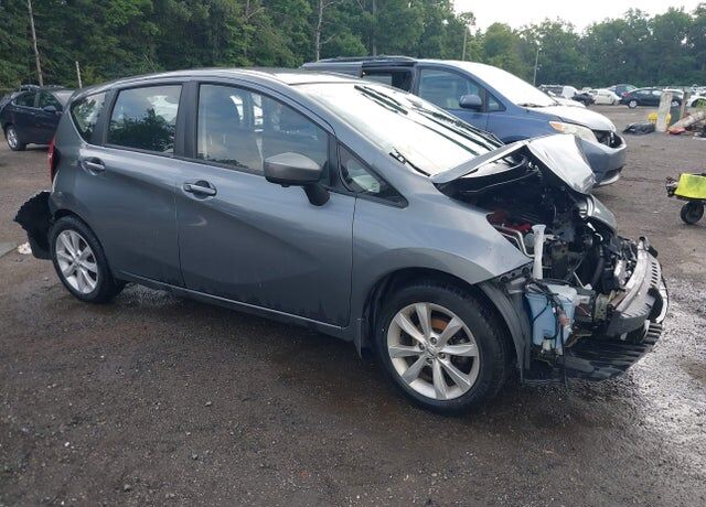 2016 NISSAN Versa