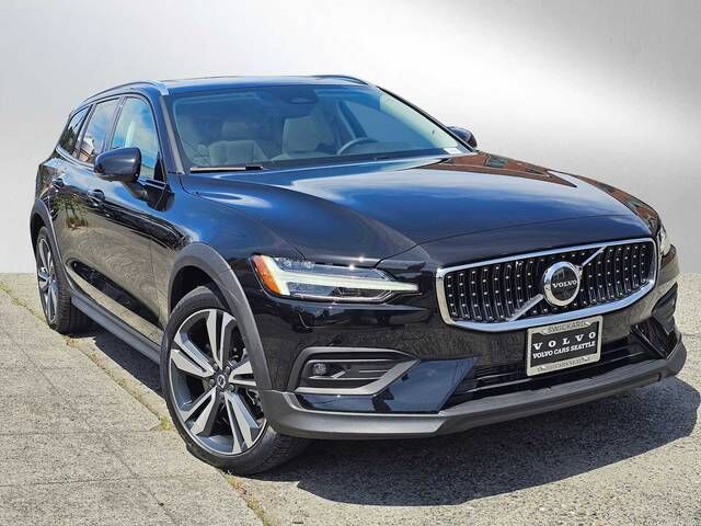 2026 VOLVO V60CC